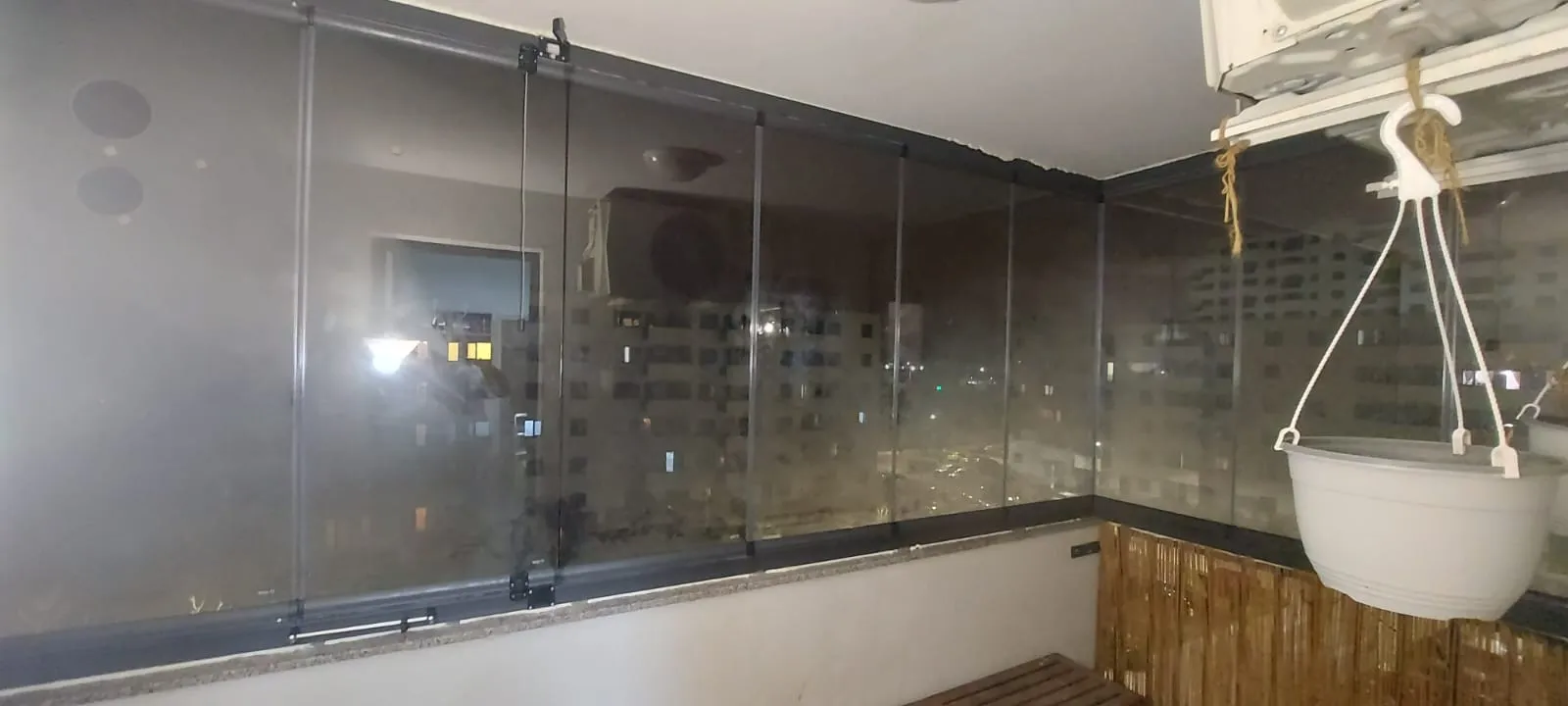 Închideri Balcoane cu Sticlă Securizată