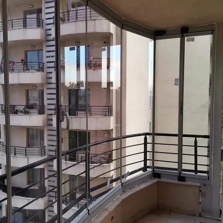 Închideri Balcoane cu Sticlă Securizată
