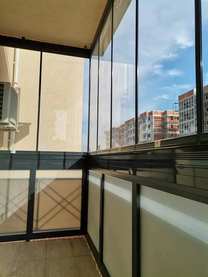 Închideri Balcoane cu Sticlă Securizată