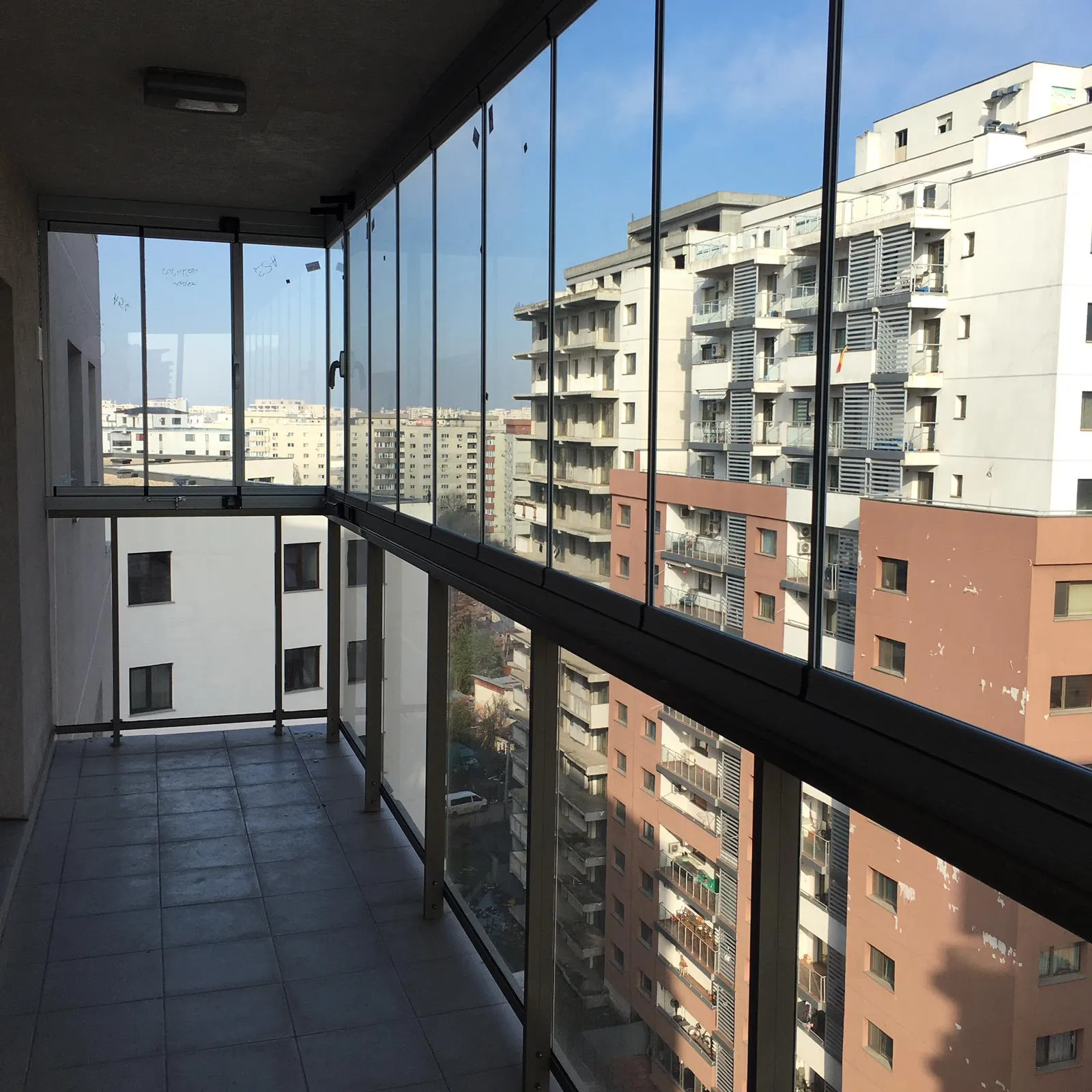 Închideri Balcoane cu Sticlă Securizată