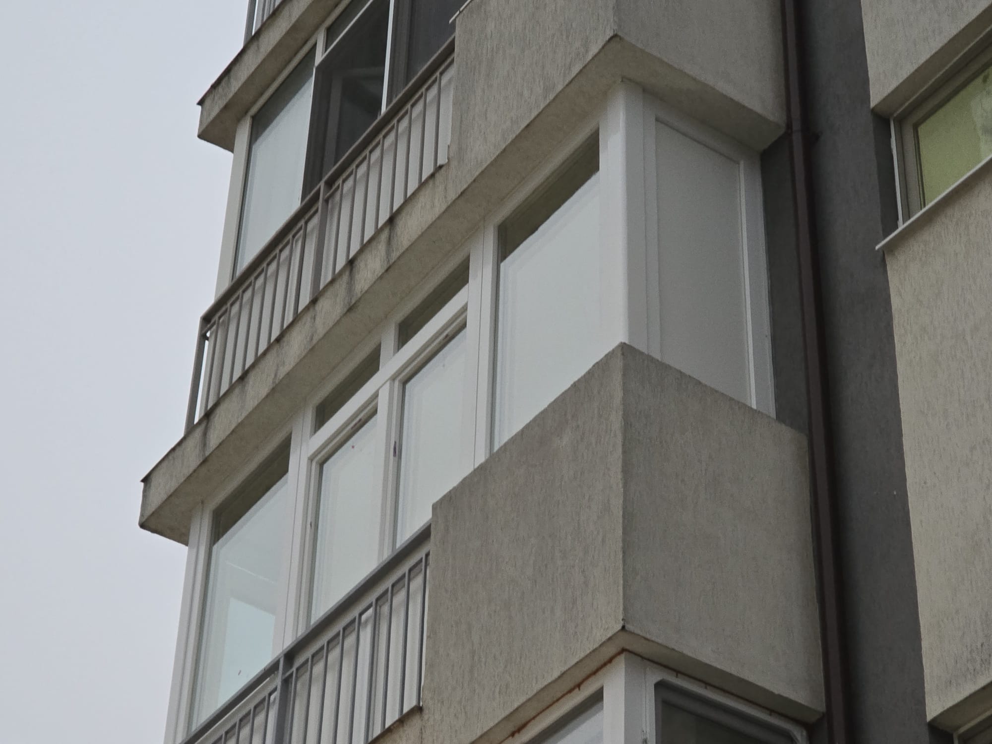 Tâmplărie PVC și Aluminiu