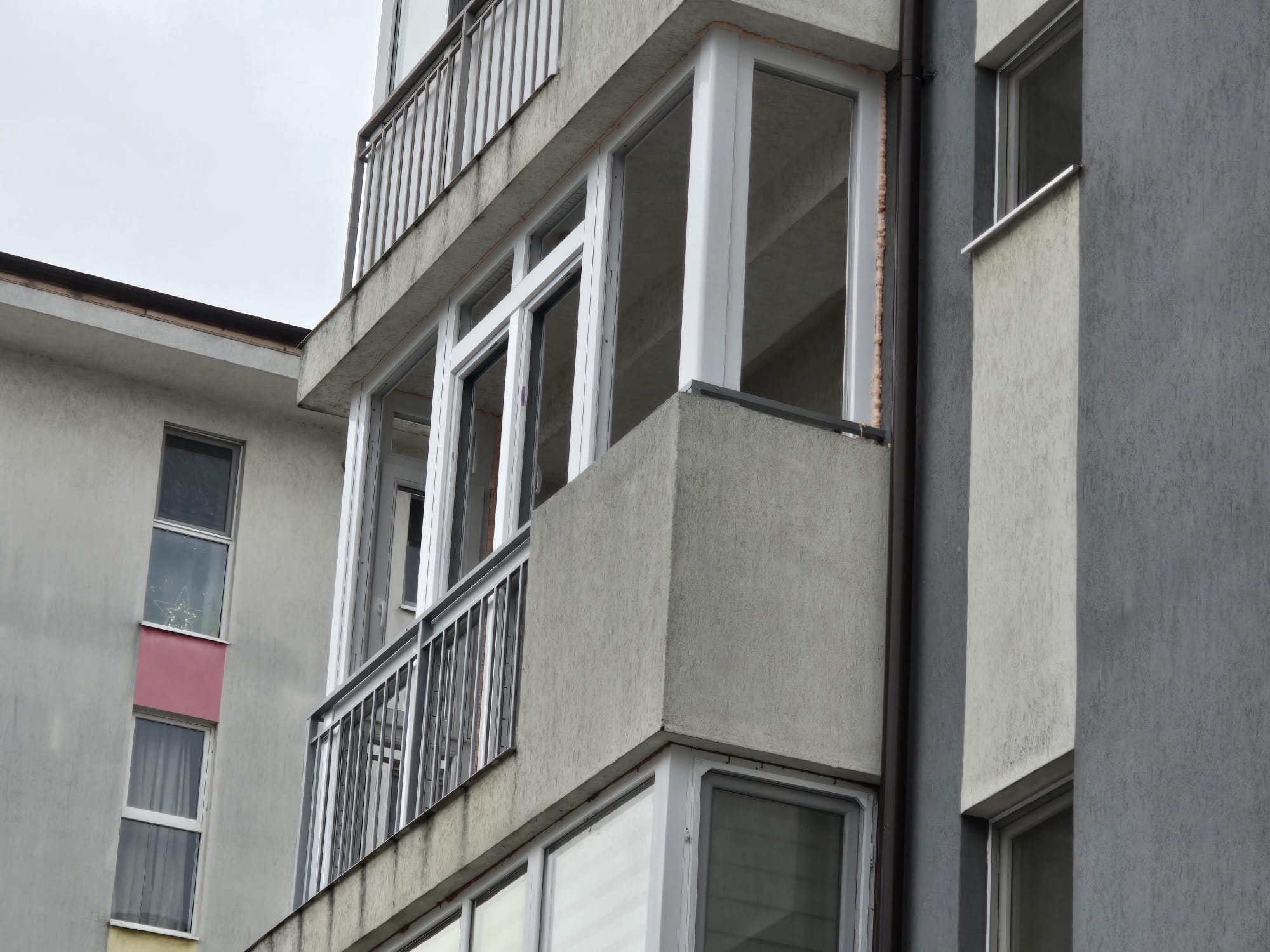 Tâmplărie PVC și Aluminiu