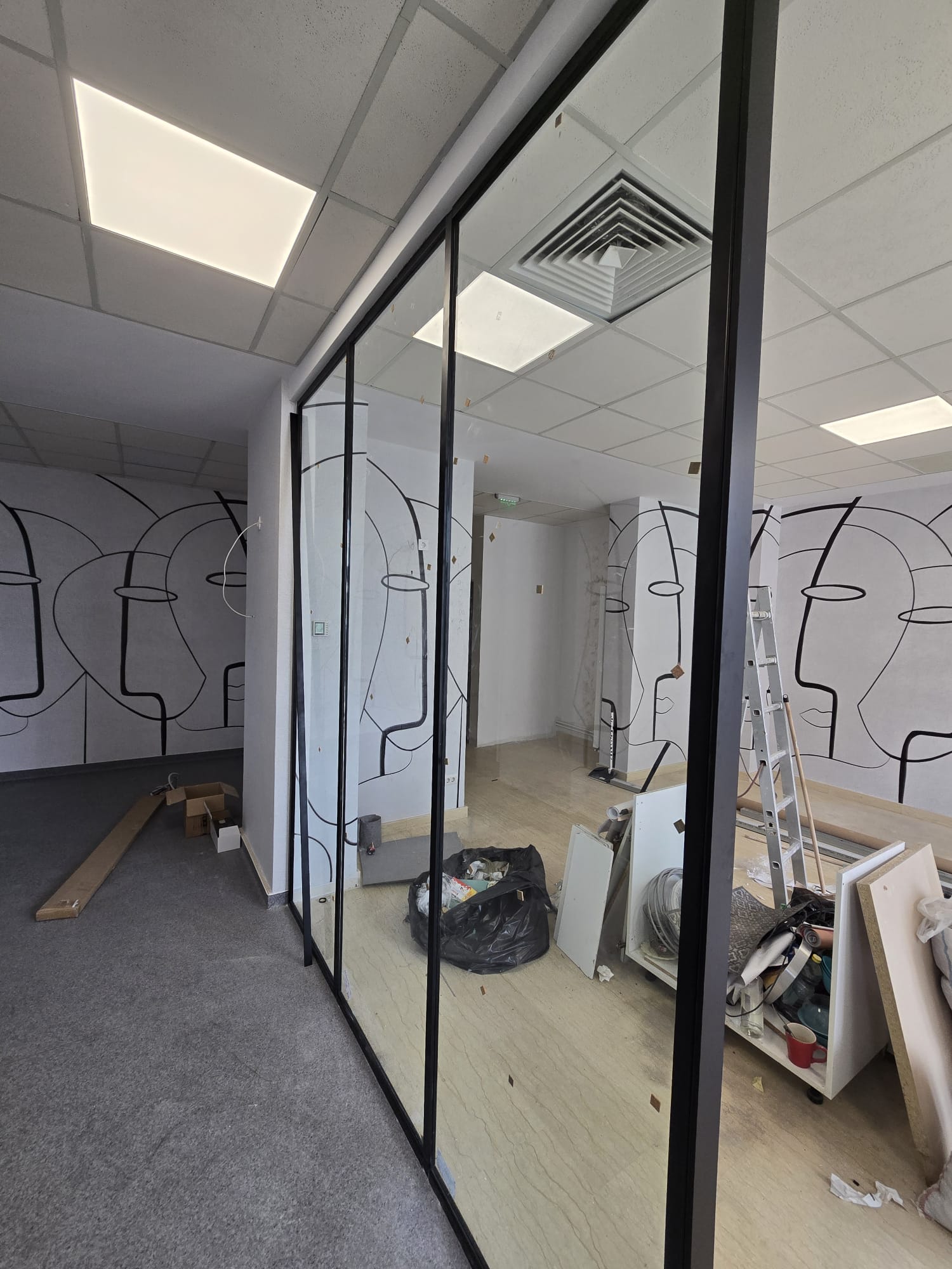 Tâmplărie PVC și Aluminiu