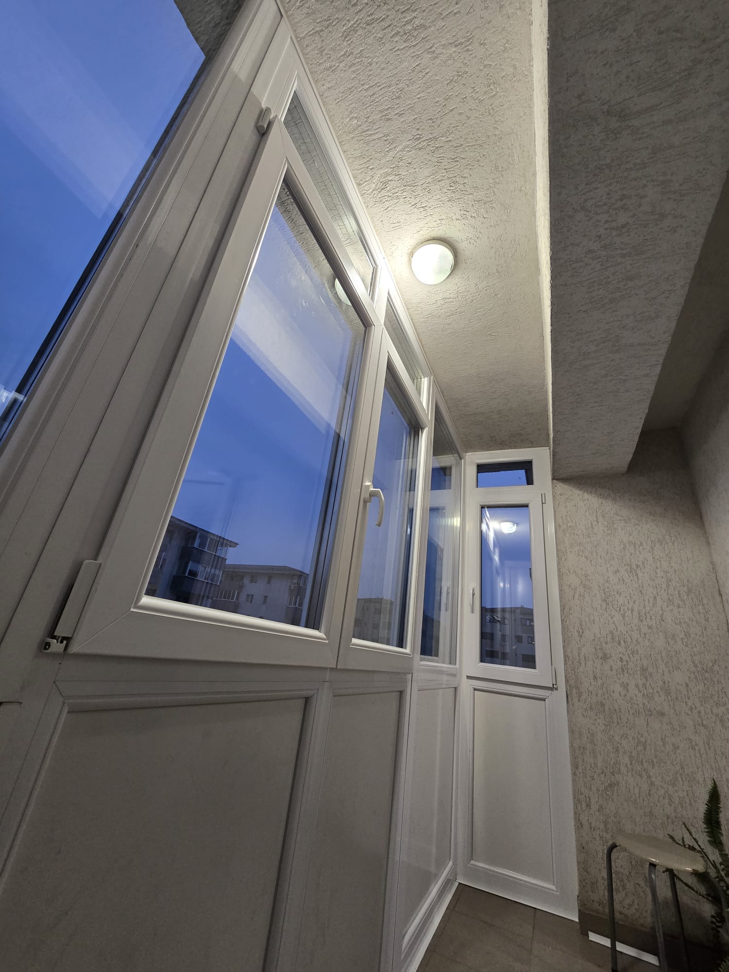 Tâmplărie PVC și Aluminiu