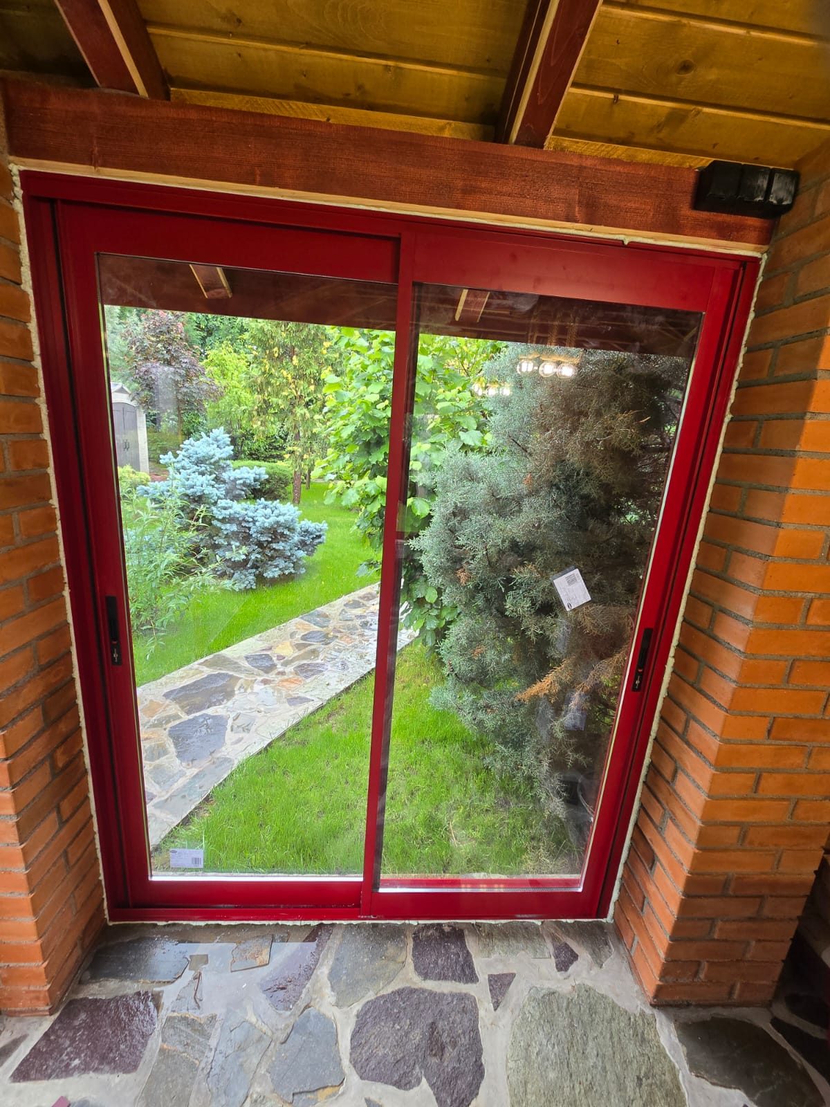Tâmplărie PVC și Aluminiu